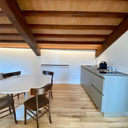 Residenza D'epoca Dei Fondachi Affittacamere 4*
