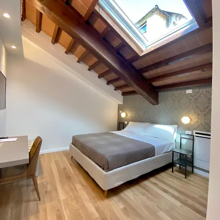 בית הארחה Residenza D'epoca Dei Fondachi סרזאנה