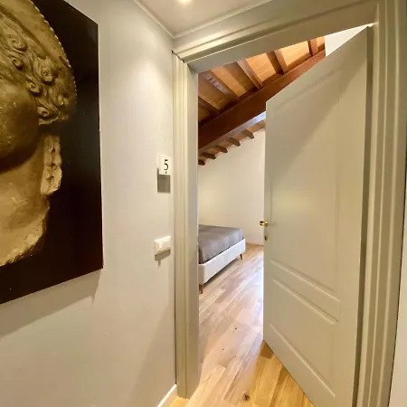 Residenza D'epoca Dei Fondachi בית הארחה